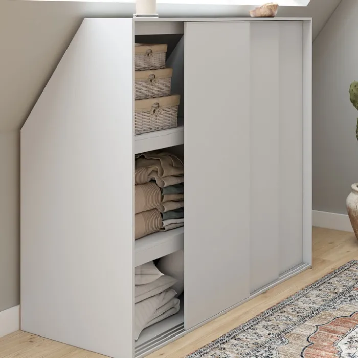 Armoire sous pente 3 portes coulissantes 3 niveaux 130 x 50 x 70/110 cm blanc