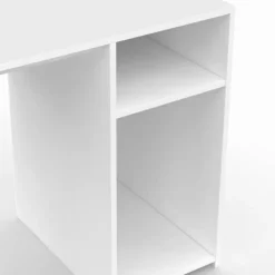 Bureau blanc avec étagères de rangement