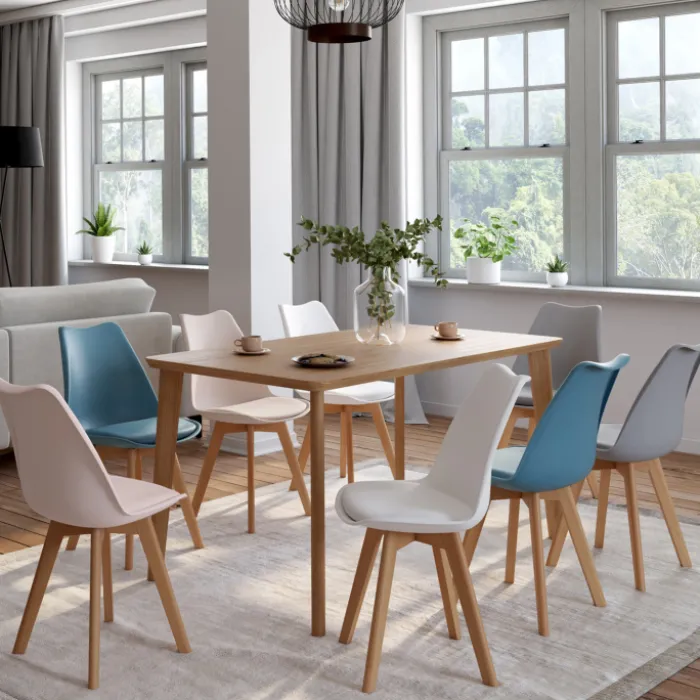 Chaises scandinaves 4 couleurs : pastel rose x2, blanc x2, gris clair x2 et bleu x2