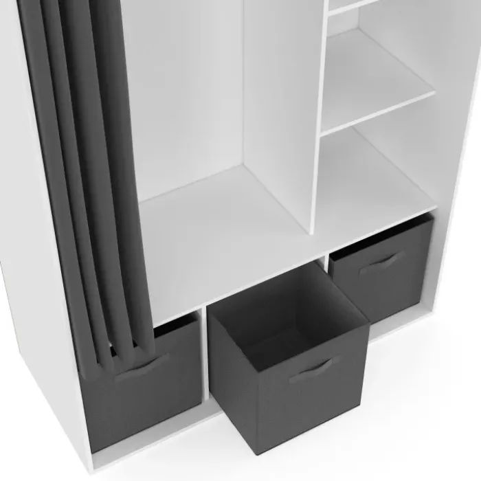 Dressing penderie blanc avec rideaux gris