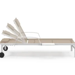 Lot de 2 transats de jardin inclinables avec tablettes en acier blanc et toile beige