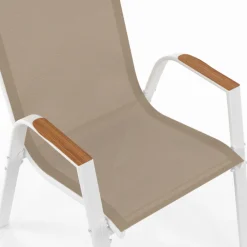 Salon de jardin table 240 CM plateau verre trempé effet bois et 10 chaises empilables blanc et bois
