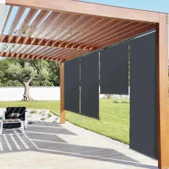 Store enrouleur vertical gris pour pergola