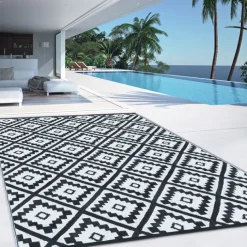 Tapis extérieur noir et blanc motifs géométriques 180 x 280 cm