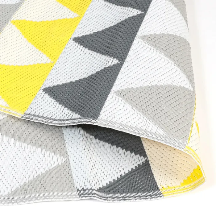 Tapis extérieur 270x370 cm triangles gris et jaune